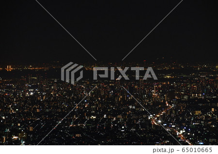 信貴山から撮影した大阪府の夜景 信貴山から撮影した大阪府の夜景 65010665