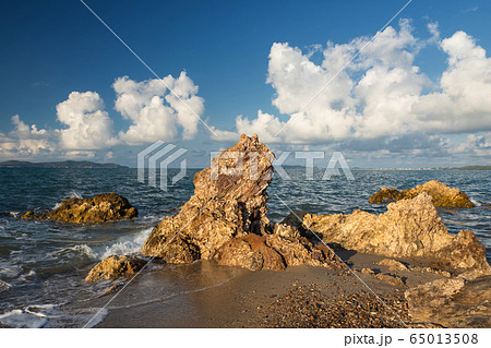 Seascape with natural stone arch, Rayong 65013508