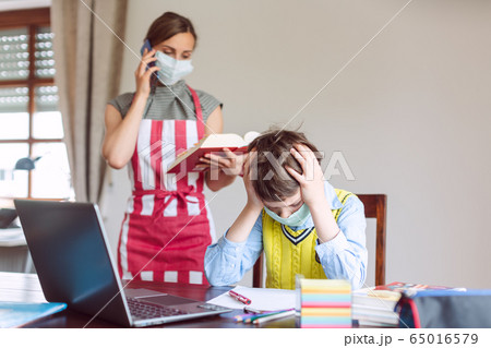 Mother and son must tolerate each other during lockdown 65016579