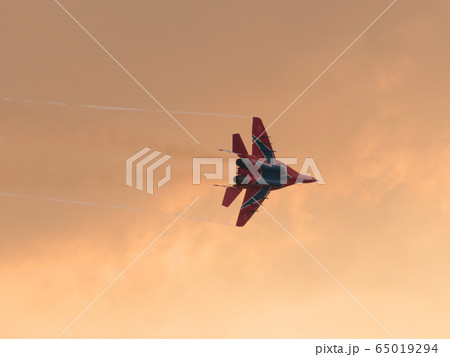 ストリージ　MiG-29　アクロバット飛行 65019294