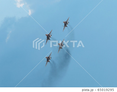 ストリージ　MiG-29　アクロバット飛行 65019295