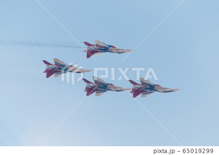 ストリージ　MiG-29　アクロバット飛行 65019299