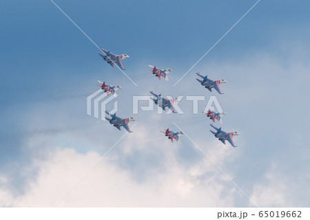 Su-27 Russian Knights & MiG-29 Swifts 編隊飛行 65019662
