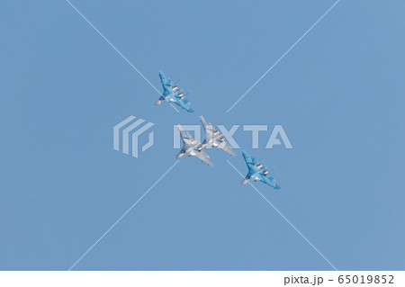 スホーイ　Su-27　フランカー　編隊飛行 65019852