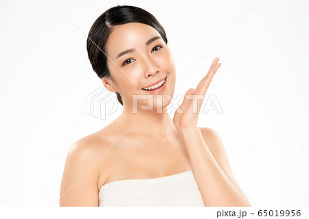 Beautiful Young Asian Woman with Clean Fresh Skin. 65019956