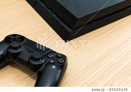 ゲーム機とコントローラー 65020126