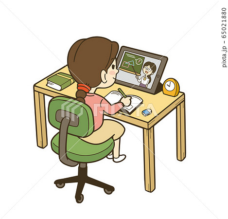 タブレットでオンライン授業を受ける女の子のイラスト 65021880