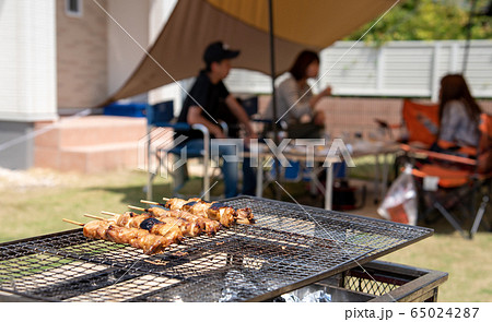 家の庭でbbq 家の庭でbbq 65024287