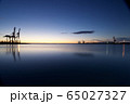 夜明け前の港 65027327