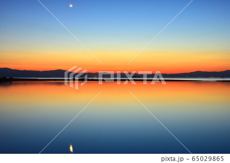 芹川河口の夕景 65029865