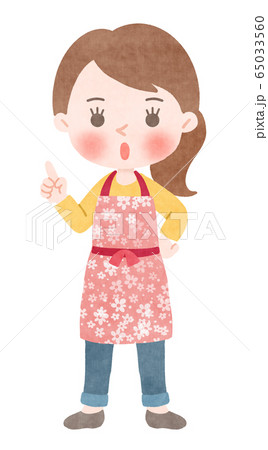 人物　主婦　指差しポーズ　全身 65033560