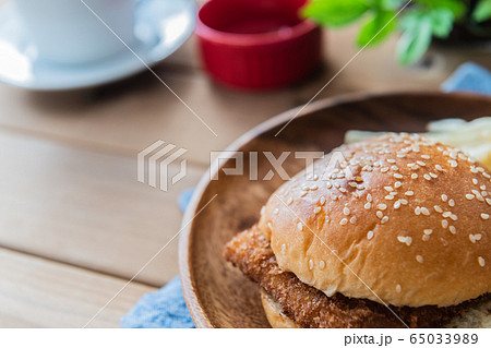 ハンバーガー 65033989