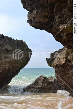 西海岸の浜 久高島 西海岸の浜 久高島 65035311