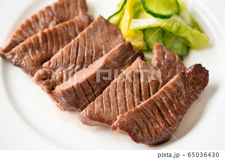 厚切り牛タン塩焼き 65036430