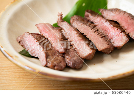 厚切り牛タン塩焼き 厚切り牛タン塩焼き 65036440