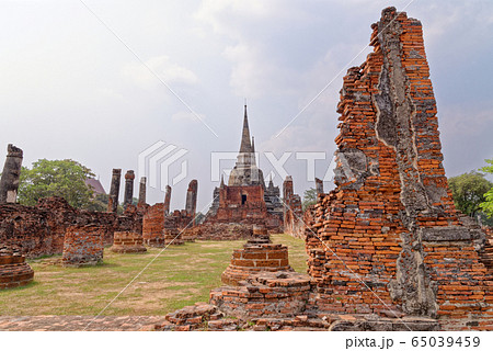Buddhist temple of Wat Mahathat, Sukhothai - Buddhist temple of Wat Mahathat, Sukhothai - 65039459