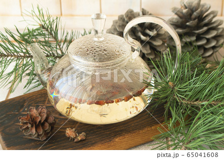 Tea with pine buds for treating colds. Herbal medicine. Tea with pine buds for treating colds. Herbal medicine. 65041608