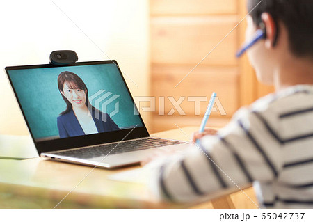 オンライン授業　オンライン講師　家庭学習　イメージ 65042737