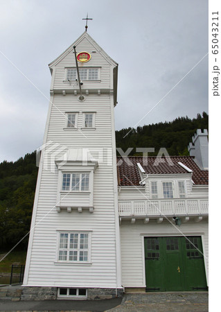 ノルウェー第二の都市ベルゲンのスカンセン･バタルジョン&スカンセグテネスフォーニングの建物 65043211