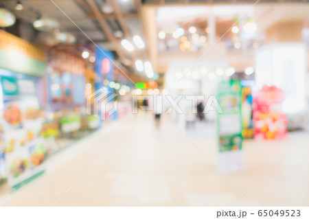 Abstract blur and defocus shopping mall in department store 65049523