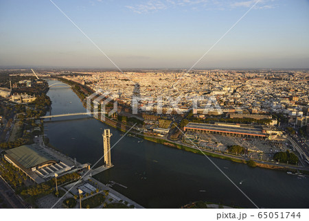 Spain, Andalusia, Seville, High angle view over Guadalquivir River 65051744