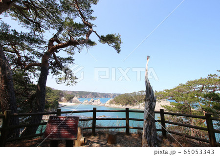 春の浄土ヶ浜を御台場展望台から眺める 春の浄土ヶ浜を御台場展望台から眺める 65053343