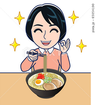 ラーメン食べる女性 65054190