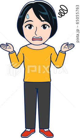 オレンジ服を着た女性 65055763