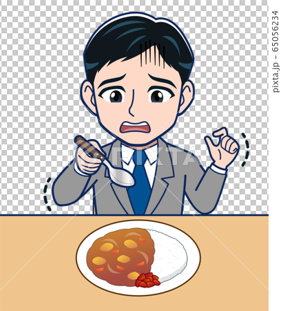 カレーを食べる男性 65056234