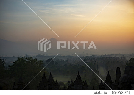 ボロブドゥール寺院 ボロブドゥール寺院 65058971