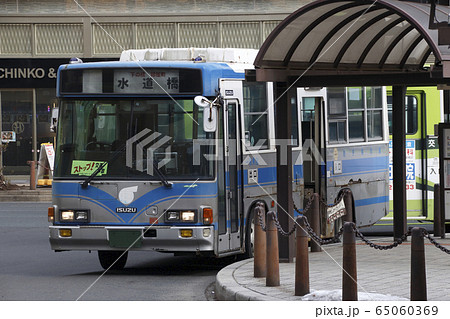 盛岡駅前の岩手県交通バス（松園・自社中型車） 65060369