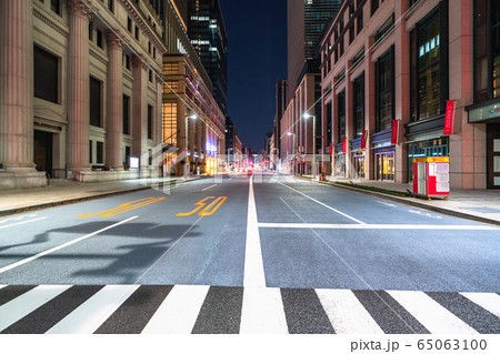 《東京都》人の消えた日本橋室町・自粛ムードの東京 65063100