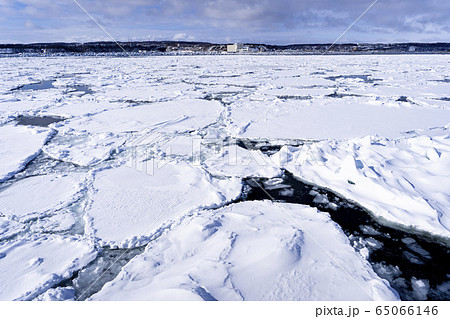 流氷船からオホーツク海の流氷 流氷船からオホーツク海の流氷 65066146