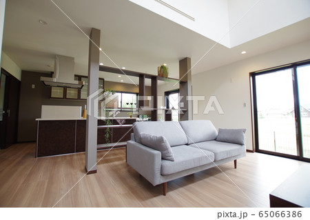 吹抜リビング 65066386