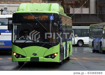 盛岡駅前の岩手県交通バス（矢巾・中国製バス） 65066989