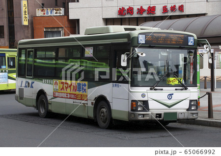 盛岡駅前の岩手県交通バス（矢巾・自社中型車） 65066992