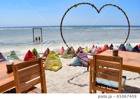 ギリトラワンガン島・ビーチ 65067409