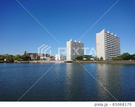 船溜まりと高層団地（横浜市金沢区並木） 65068170