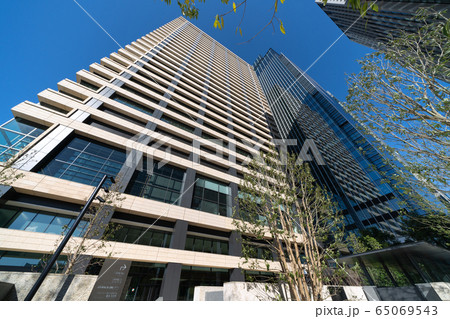 日本の東京都市景観  大手町・摩天楼（大手町ワンなど）を望む 65069543