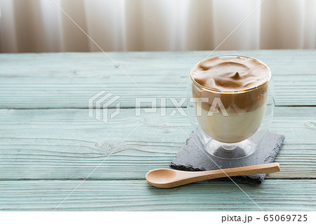 ダルゴナコーヒー - dalgona coffee 65069725