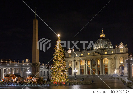 早朝のサン・ピエトロ大聖堂 早朝のサン・ピエトロ大聖堂 65070133
