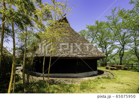 吉井町 城山公園 茶臼山城跡 大型竪穴遺構 岡山県赤磐市 吉井町 城山公園 茶臼山城跡 大型竪穴遺構 岡山県赤磐市 65075950