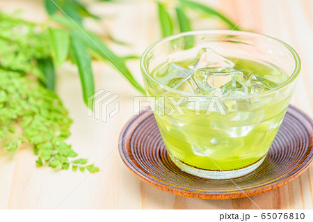 冷たい緑茶 冷たい緑茶 65076810
