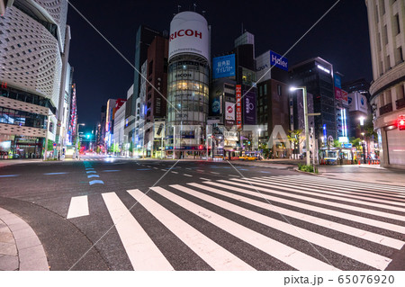 《東京都》人の消えた銀座・自粛ムードの東京 65076920