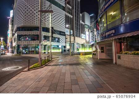 《東京都》人の消えた銀座・自粛ムードの東京 65076934