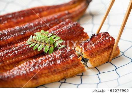 鰻の蒲焼 65077906