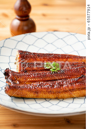 鰻の蒲焼 65077914