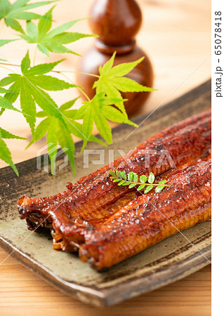 特大うなぎの蒲焼 65078418