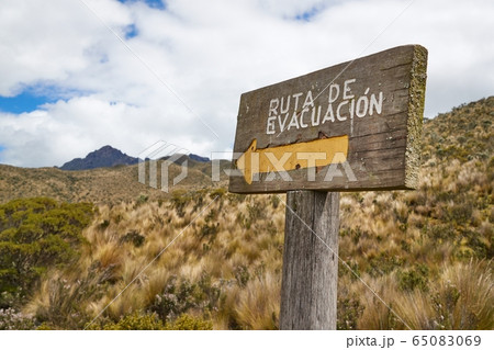 Emergency exit evacuation route sign 65083069