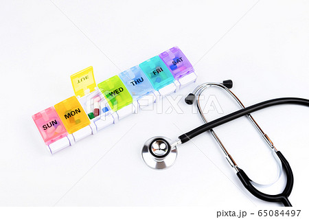 聴診器　薬ケース　薬　医療イメージ 65084497